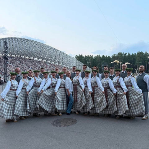 Smiltenes novada Kultūras centra jauniešu deju kolektīvs "Buki"
